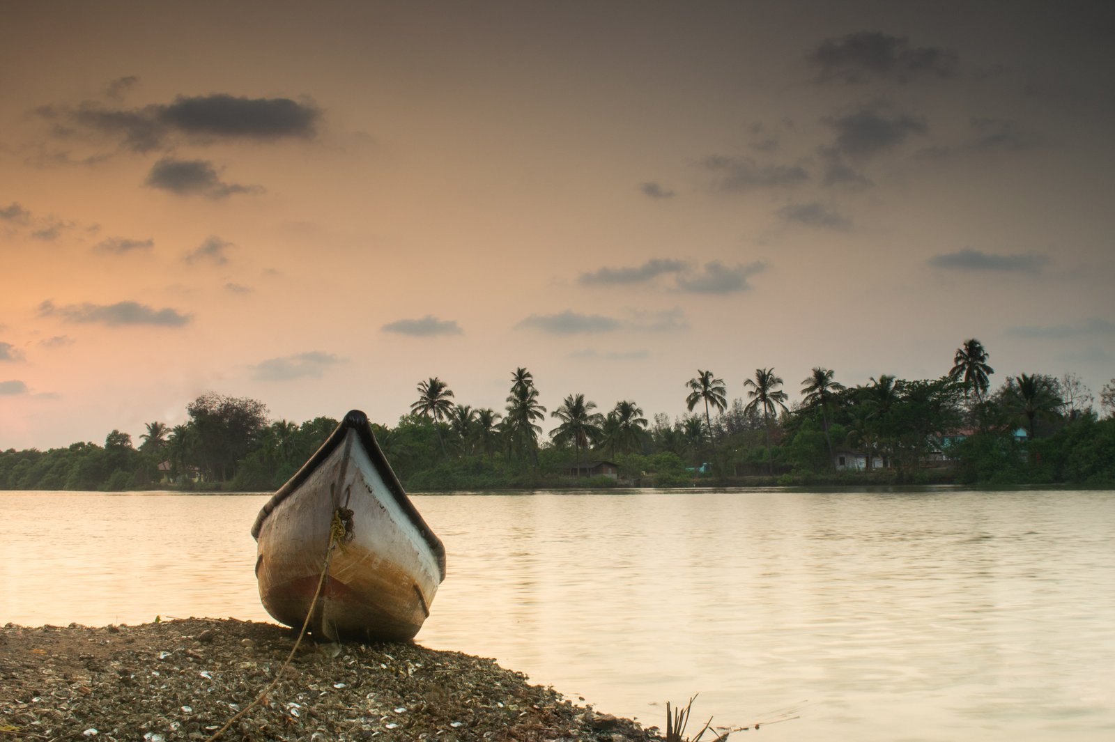 goa-beach-boat-small