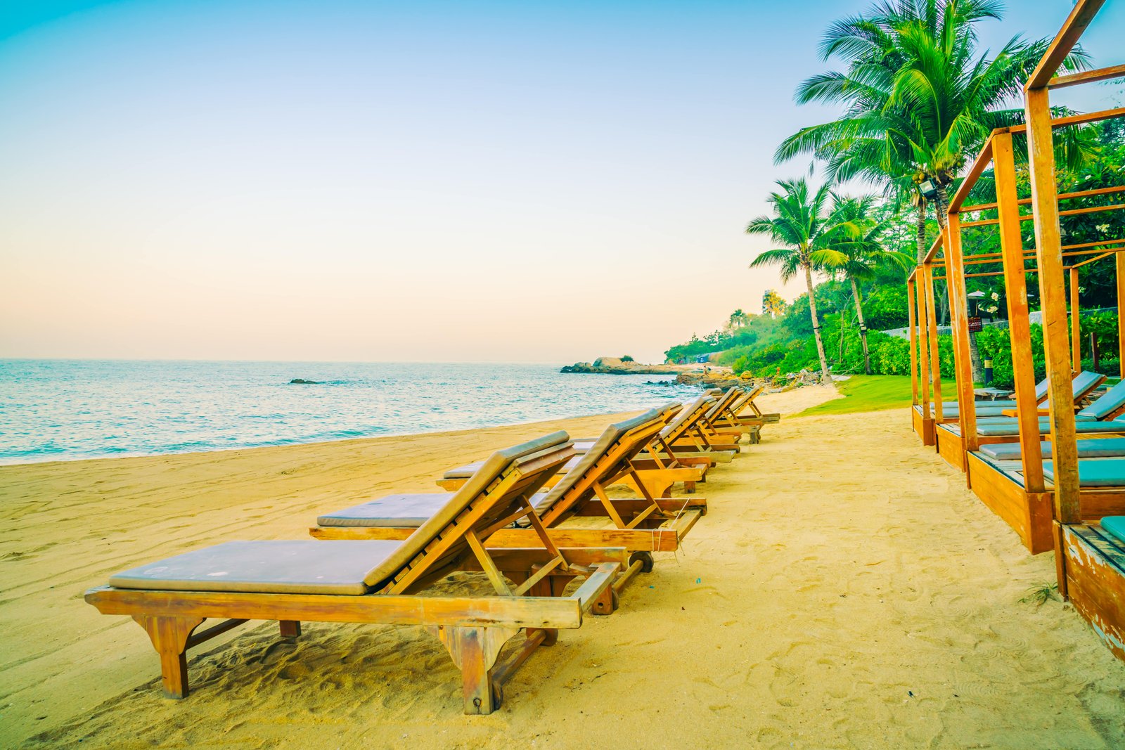 goa-beach-benches