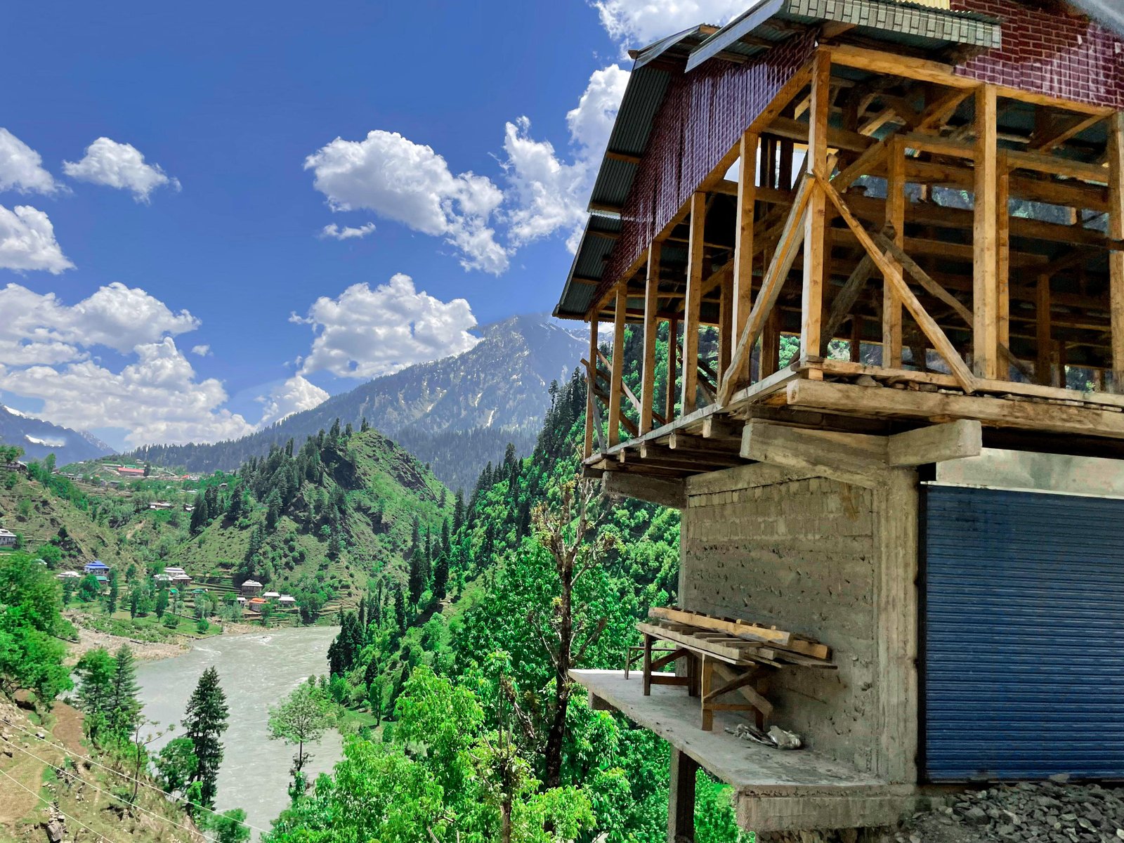 ladakh-wooden-home