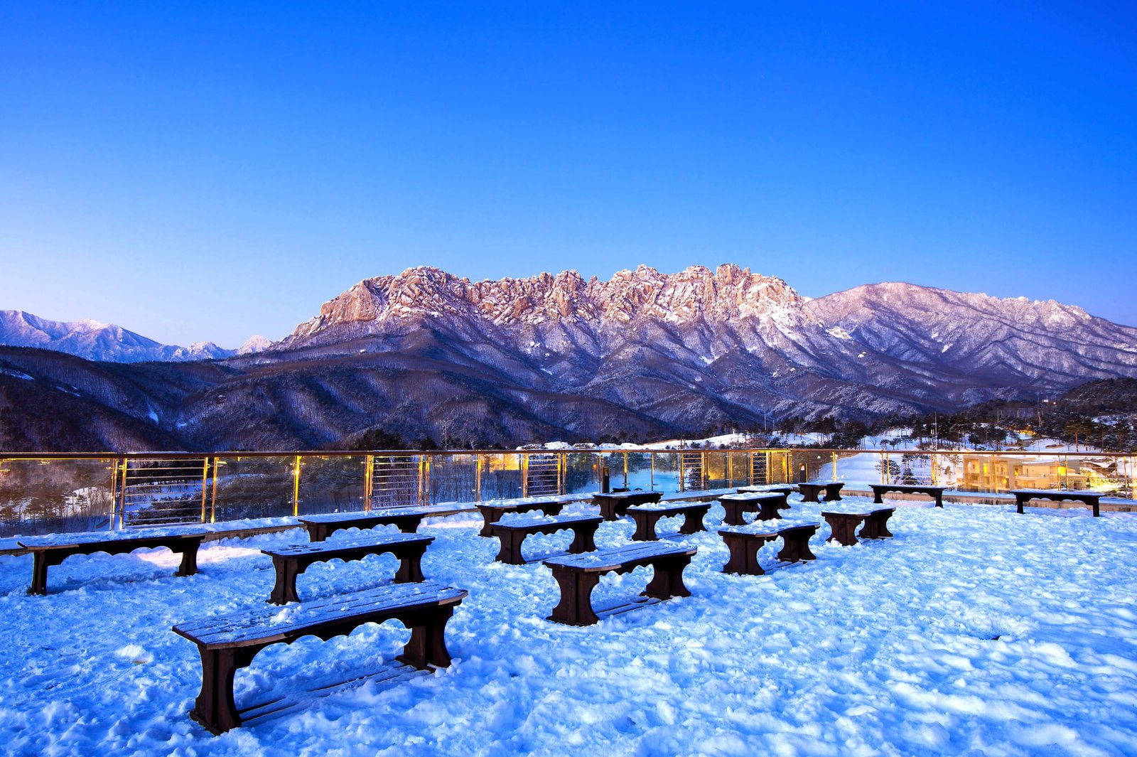 manali-spread-snow