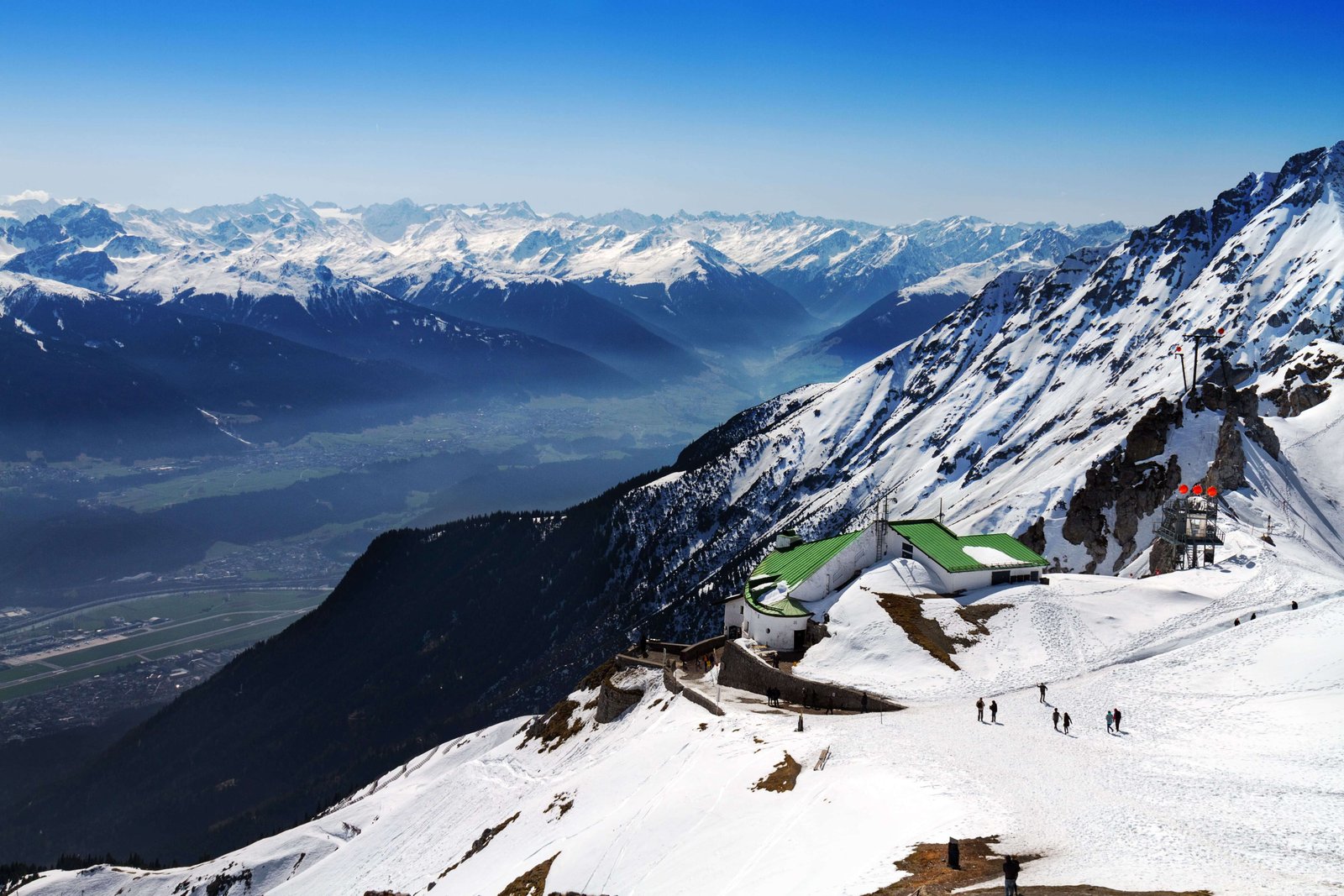 manali-enjoy-snow-hills