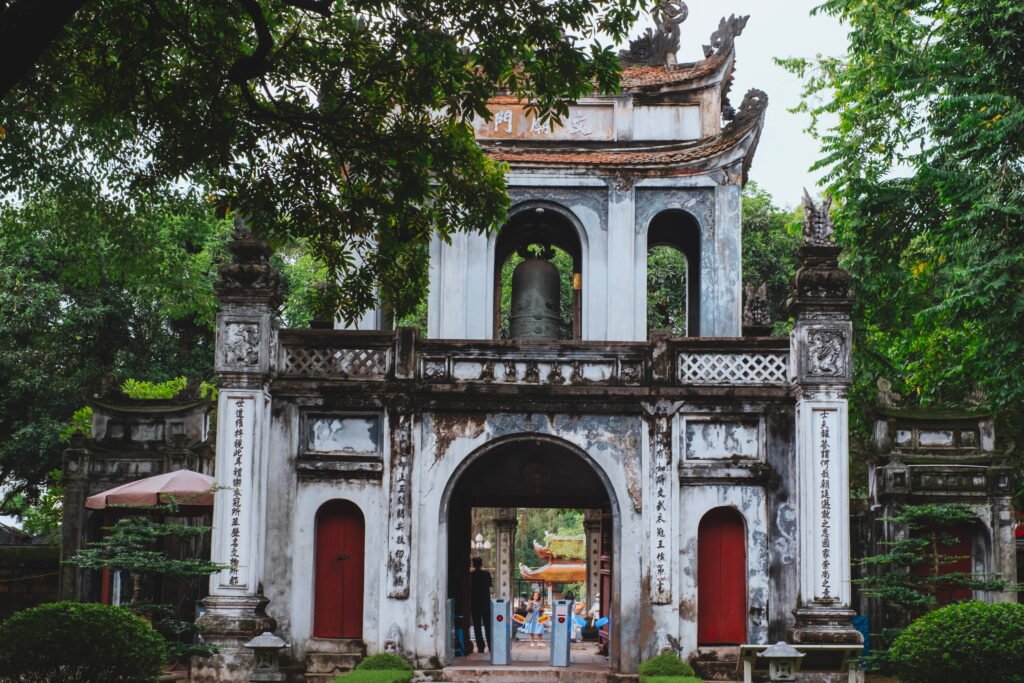 Vietnam-palace-view